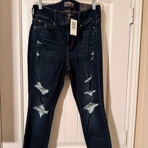 Torrid skinny jegging